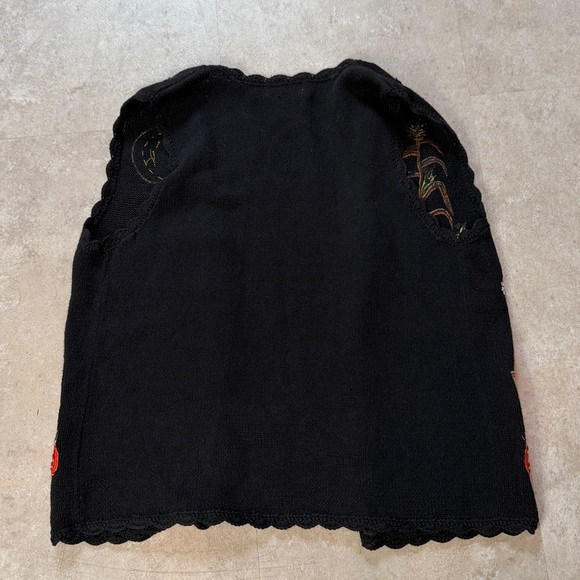 Halloween Theme Sweater Vest Size Small - Picture 2 of 3